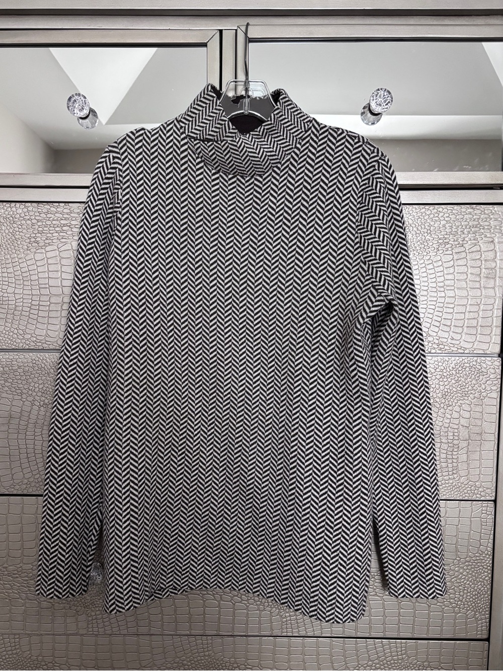 Duluth Trading S’no Sweat Festive Mockneck Sweater Black White Womens Medium